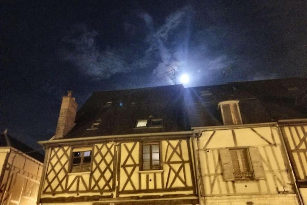Cosy Apartment By The Magical Marais De Bourges Dış mekan fotoğraf